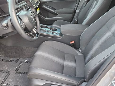 Used 2025 Honda Civic Sport image 15