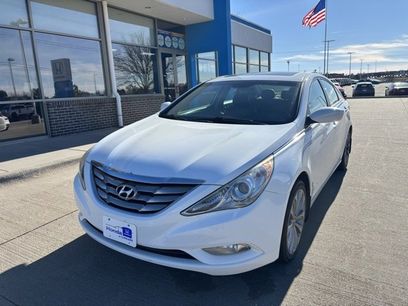 Used 2012 Hyundai Sonata SE w/ Navigation & Sunroof Pkg