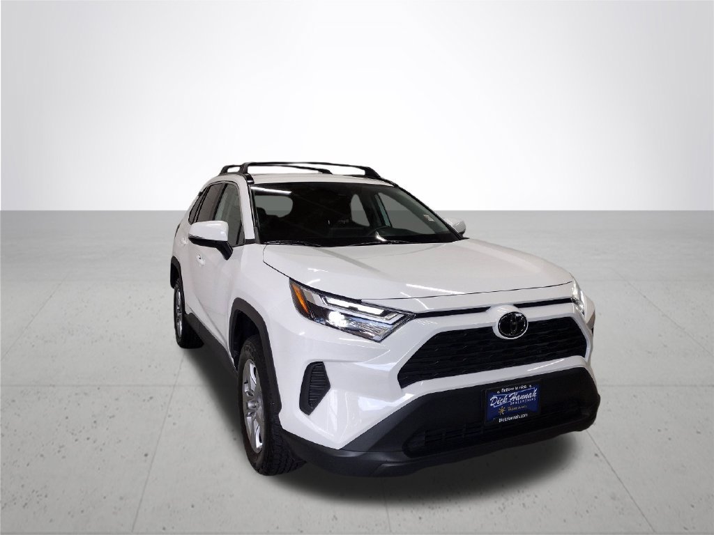Used 2022 Toyota RAV4 XLE w/ XLE Grade Weather Package AWD/4WD image 4
