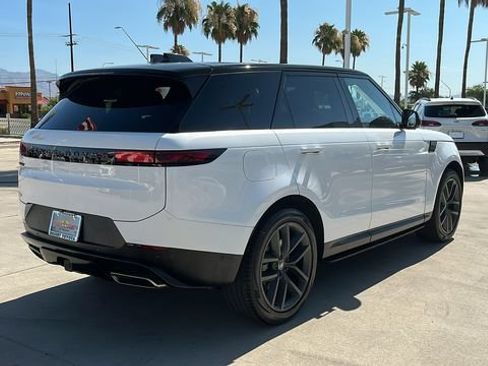 Used 2024 Land Rover Range Rover Sport SE AWD/4WD image 27