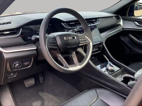 Used 2024 Jeep Grand Cherokee L Limited w/ Luxury Tech Group II AWD/4WD image 17