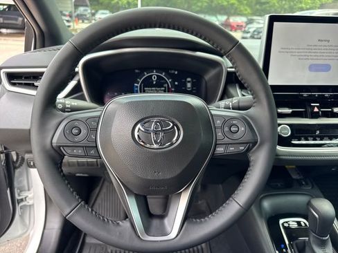 Used 2026 Toyota Corolla XSE FWD image 19