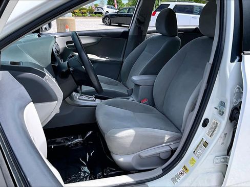Used 2013 Toyota Corolla LE FWD image 8
