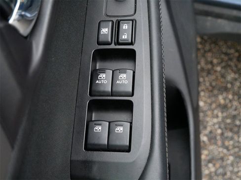 Used 2017 Subaru Outback 2.5i Premium image 19