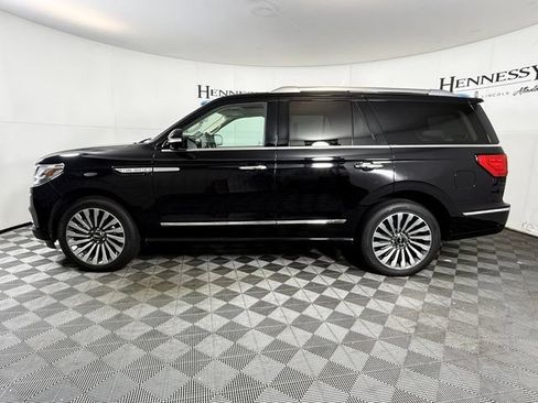 Used 2019 Lincoln Navigator Reserve AWD/4WD image 3