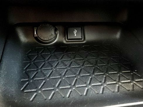 Used 2021 Toyota RAV4 XLE w/ Convenience Package AWD/4WD image 36