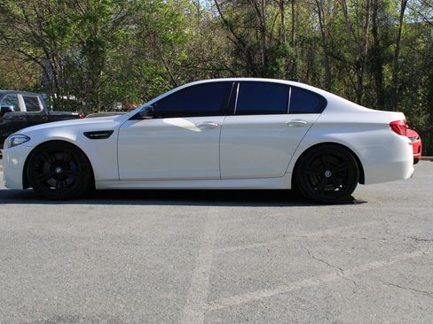 Used 2016 BMW M5 RWD image 23