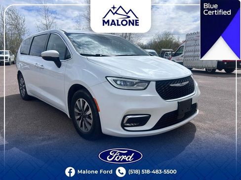 Used 2023 Chrysler Pacifica Touring-L FWD image 8