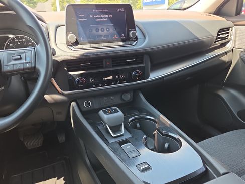 Used 2023 Nissan Rogue SV FWD image 24