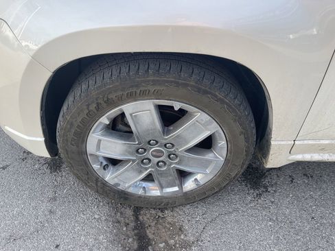 Used 2014 GMC Acadia Denali image 9