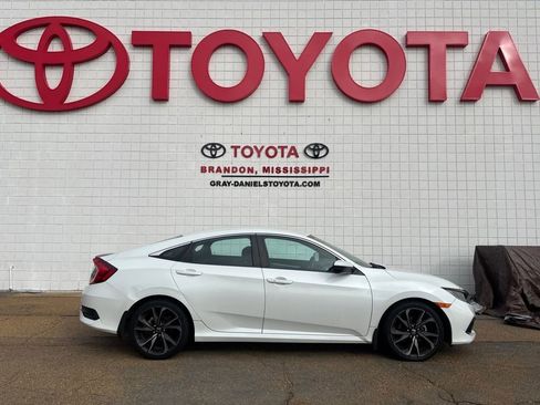 Used 2019 Honda Civic Sport image 4