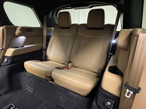 Used 2023 Land Rover Range Rover Long Wheelbase SE image 23