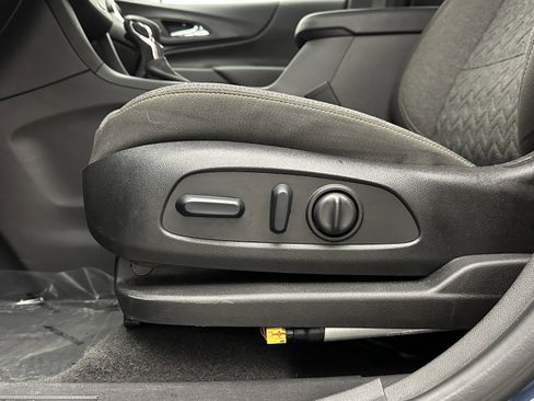 Used 2024 Chevrolet Equinox LT image 11