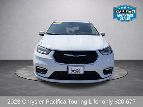 Used 2023 Chrysler Pacifica Touring-L FWD image 6