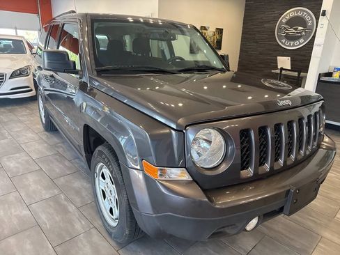 Used 2016 Jeep Patriot Sport FWD image 2