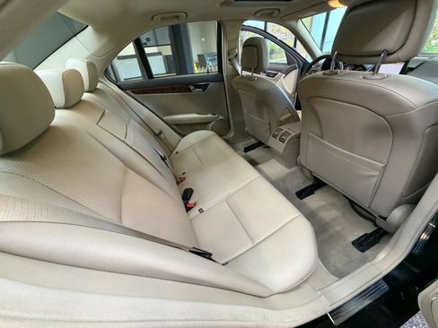Used 2009 Mercedes-Benz C 300 4MATIC Sedan image 34