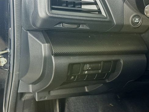 Used 2018 Subaru Crosstrek 2.0i AWD/4WD image 10