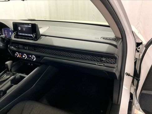 Used 2025 Honda Accord LX image 13