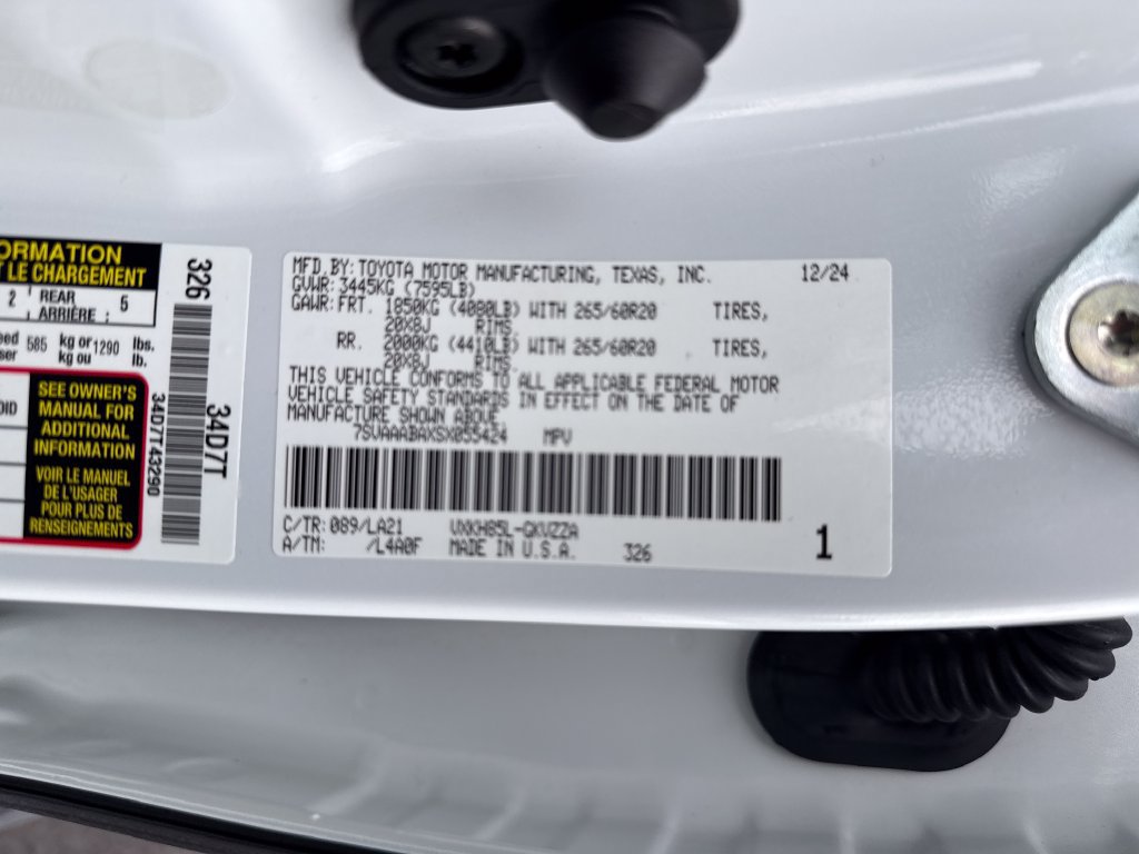 Used 2025 Toyota Sequoia Platinum AWD/4WD image 30