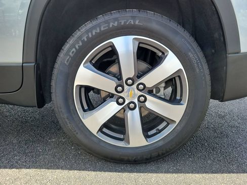 Used 2023 Chevrolet Traverse LT w/ LT Premium Package AWD/4WD image 33