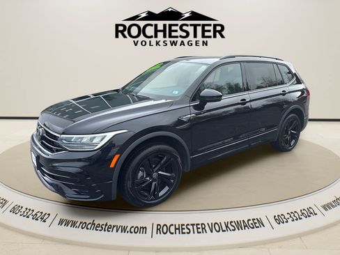 Used 2024 Volkswagen Tiguan SE R-Line AWD/4WD image 2