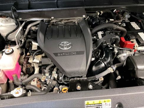 Used 2023 Toyota Highlander XLE AWD/4WD image 35