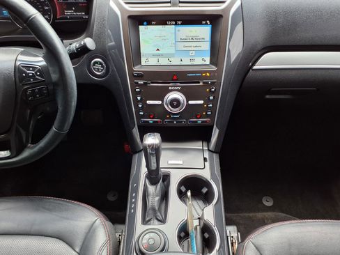 Used 2018 Ford Explorer Sport AWD/4WD image 17