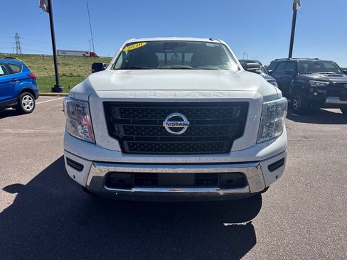 Used 2020 Nissan Titan SV w/ SV Convenience Package RWD image 2