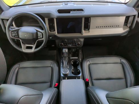 Used 2025 Ford Bronco Outer Banks AWD/4WD image 32