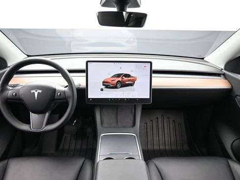 Used 2022 Tesla Model Y Long Range image 26