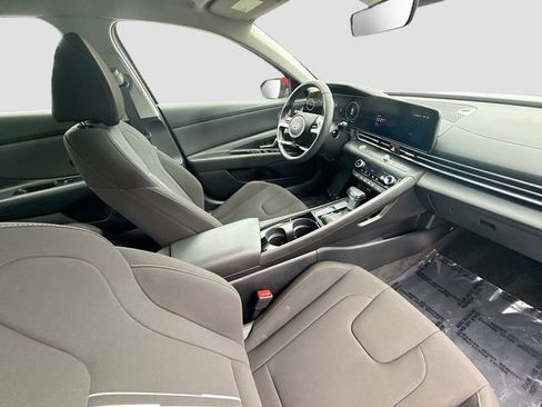 Certified 2025 Hyundai Elantra SEL FWD image 26
