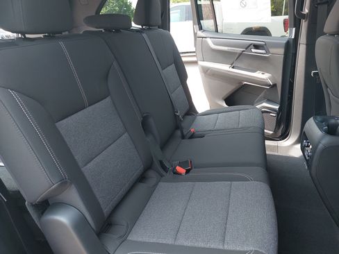 New 2025 GMC Acadia Elevation image 11