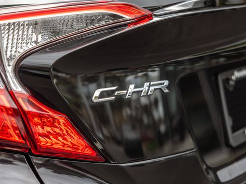 Used 2021 Toyota C-HR Limited FWD image 18