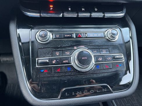 Used 2022 Lincoln Corsair AWD w/ Equipment Group 101A image 13