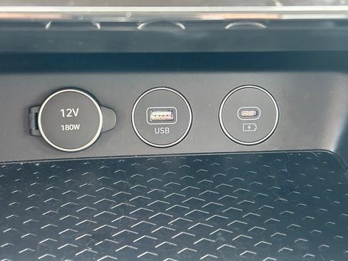 Used 2025 Genesis G70 2.5T RWD image 23