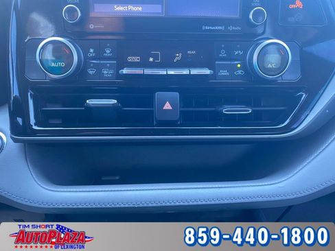 Used 2022 Toyota Highlander LE image 32