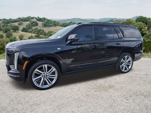 Used 2026 Cadillac Escalade Platinum Sport w/ LPO, Floor Liner Package AWD/4WD image 4