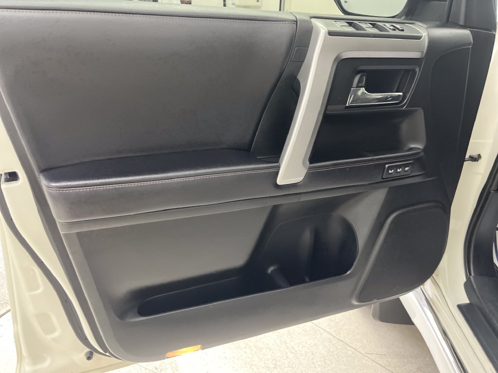 Used 2018 Toyota 4Runner Limited AWD/4WD image 11
