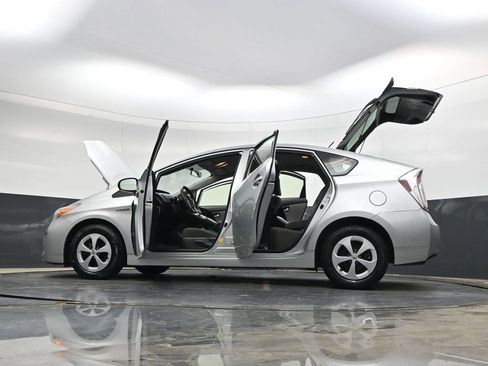 Used 2015 Toyota Prius Two image 37