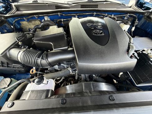 Used 2018 Toyota Tacoma Limited AWD/4WD image 28