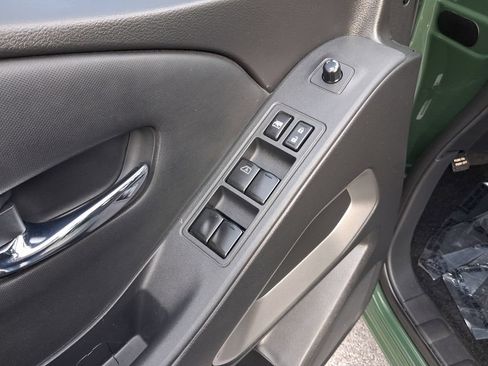 Used 2022 Nissan Frontier SV RWD image 15