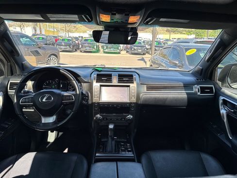 Used 2020 Lexus GX 460 Luxury w/ Off Road Package AWD/4WD image 31