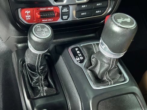 Used 2021 Jeep Wrangler Unlimited Rubicon AWD/4WD image 21