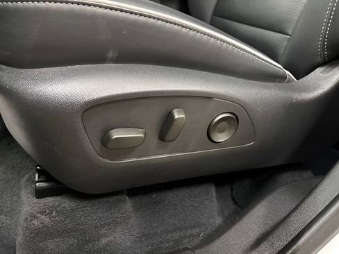 Used 2025 Buick Enclave Sport Touring image 34