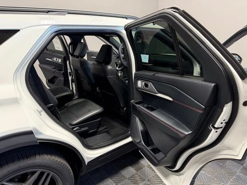 Used 2025 Ford Explorer ST AWD/4WD image 27