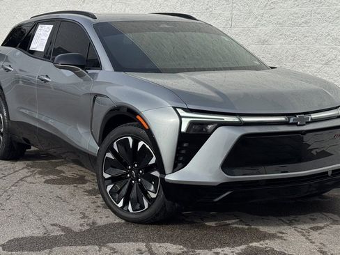 Used 2025 Chevrolet Blazer EV RS image 1