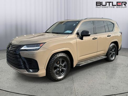 Certified 2025 Lexus LX 700h Overtrail AWD/4WD image 2