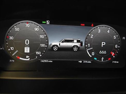Used 2024 Land Rover Defender 110 X-Dynamic SE AWD/4WD image 18