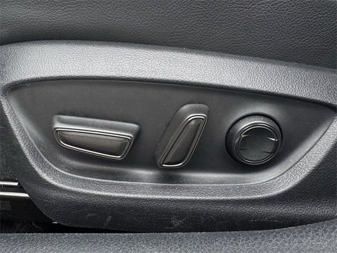 Used 2024 Toyota Camry SE image 25