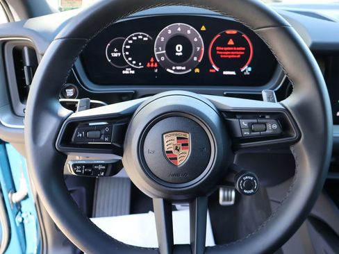 Used 2025 Porsche Cayenne S AWD/4WD image 30